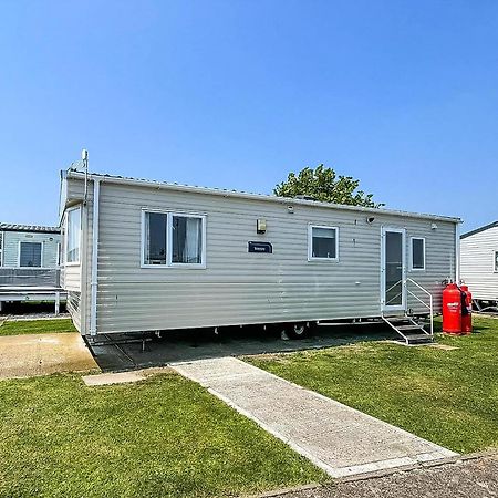 Superb 6 Berth Caravan At St Osyth Beach, Near Clacton-On-Sea Ref 28008Mc Екстериор снимка