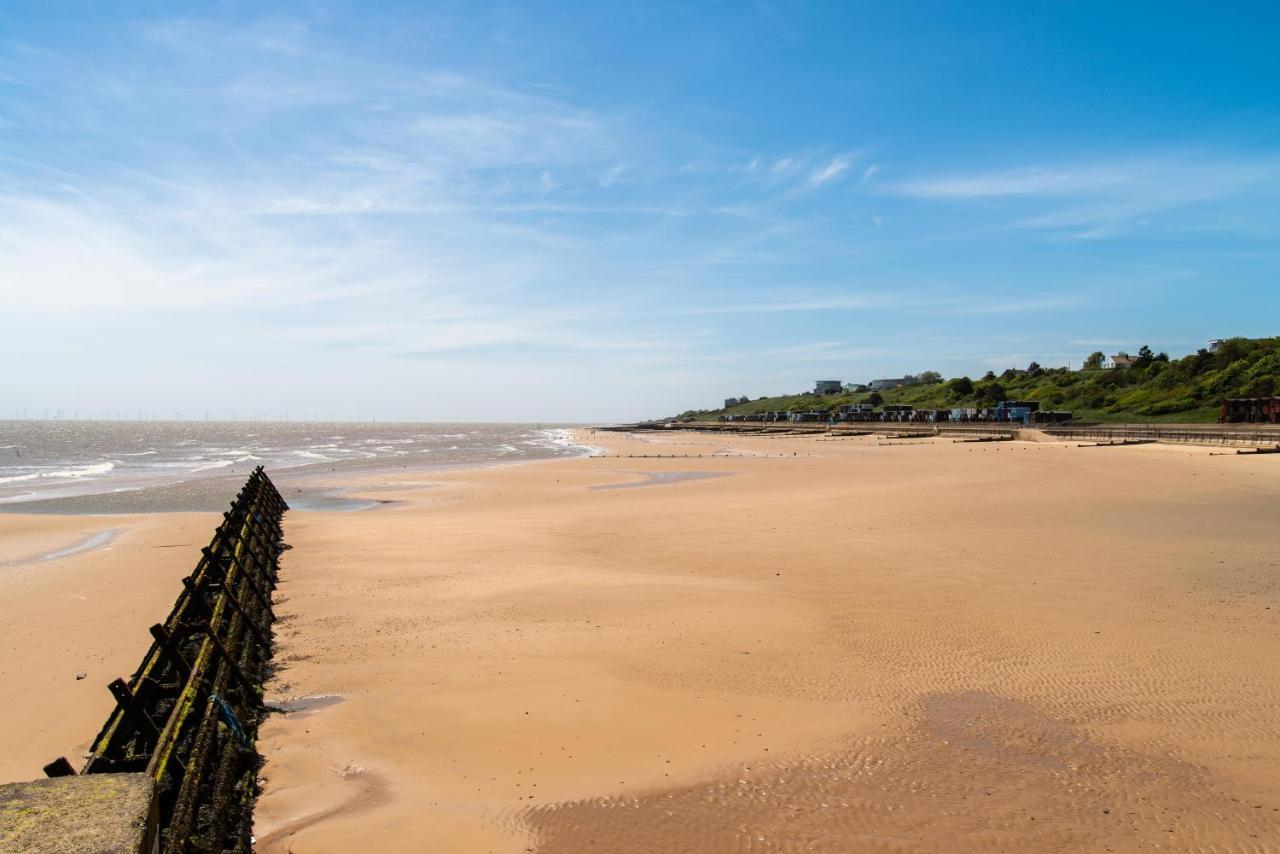 Superb 6 Berth Caravan At St Osyth Beach, Near Clacton-On-Sea Ref 28008Mc Екстериор снимка