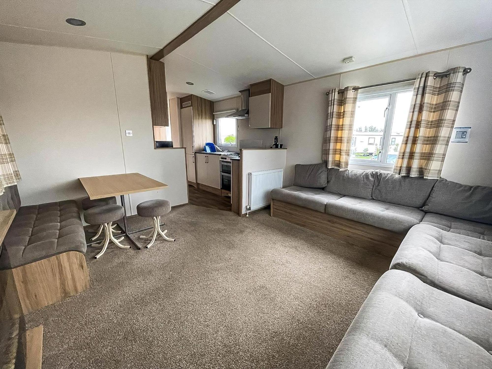 Superb 6 Berth Caravan At St Osyth Beach, Near Clacton-On-Sea Ref 28008Mc Екстериор снимка