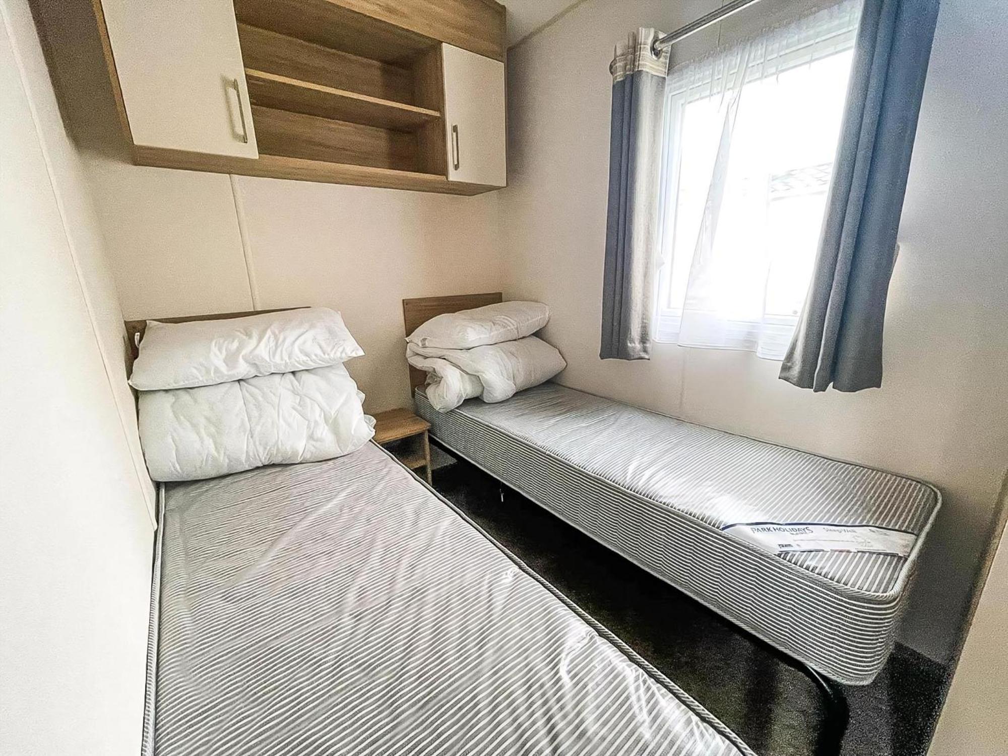 Superb 6 Berth Caravan At St Osyth Beach, Near Clacton-On-Sea Ref 28008Mc Екстериор снимка